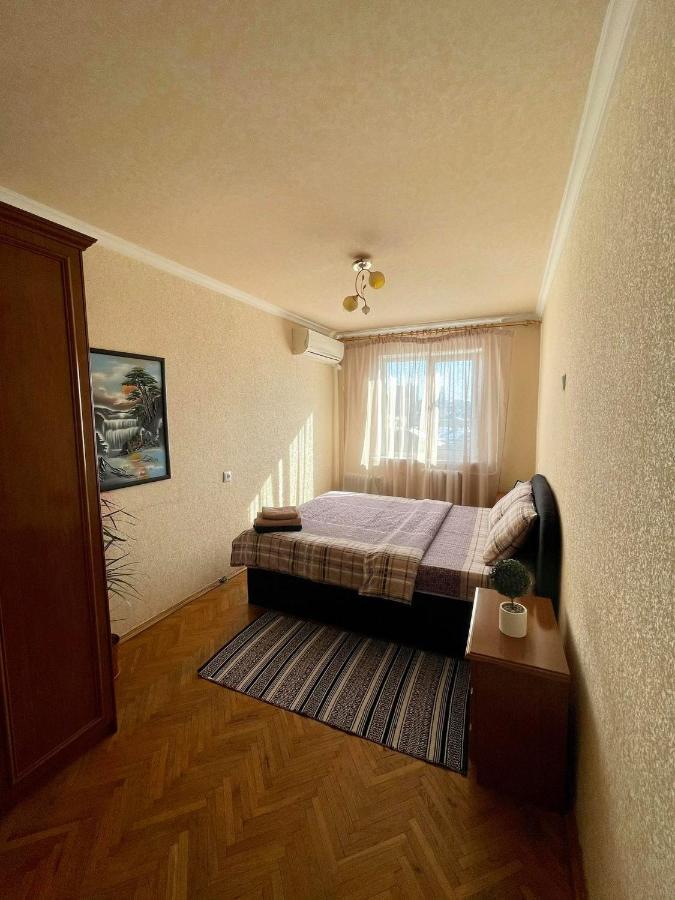 Comfortable One Beds With Nice View For Independent Sqr เคียฟ ภายนอก รูปภาพ